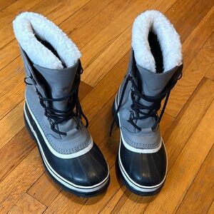 Sorel Gray and Black Insulated Snow Boots NWOT